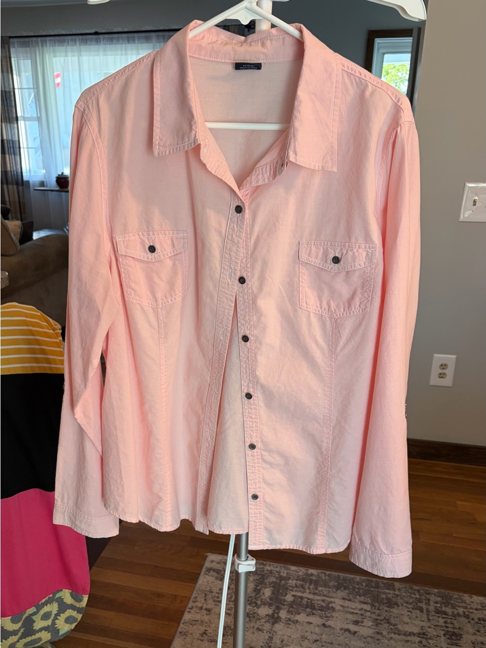 Faded Glory Soft Light Pink Women’s Button-Down Shirt